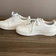 PUMA Carina Sneaker White/ Silver Size Given in description.