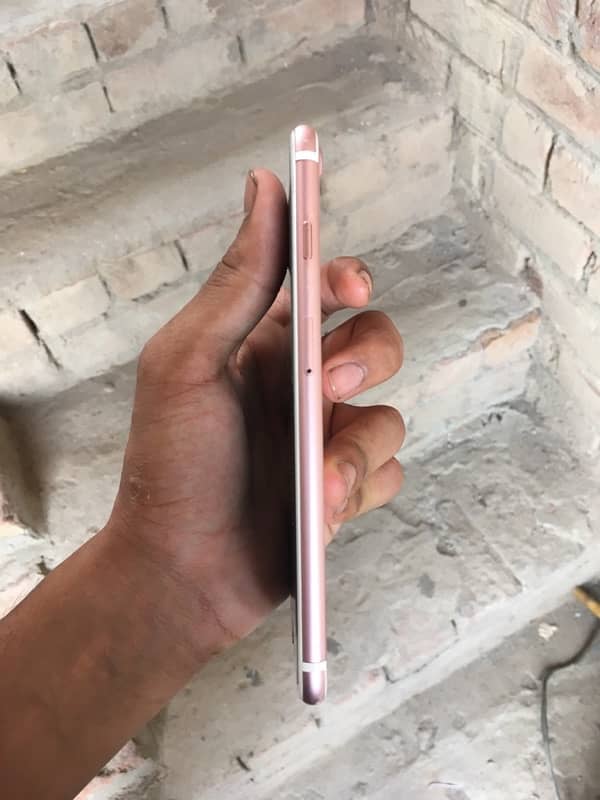 IPhone 7 Plus Non pta Contact on WhatsApp 03494109384 2