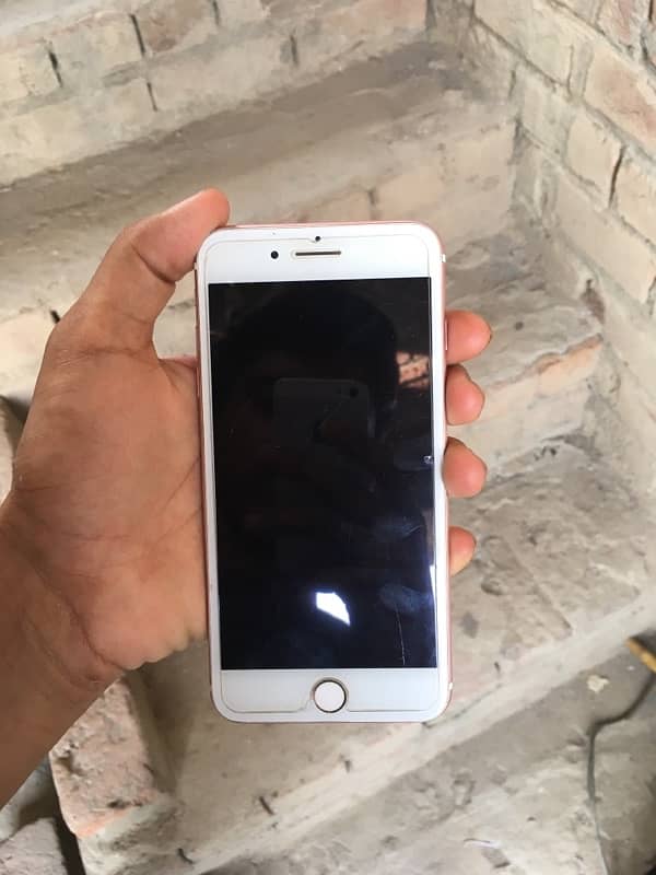 IPhone 7 Plus Non pta Contact on WhatsApp 03494109384 3