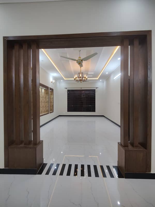 Beautiful Double Story 10 Marla House Available For Sall In F-15 Islamabad 7