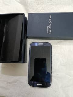 Samsung Galaxy S3 neo 4.8 hd super AMOLED,Quad core 1.4 GHz,2100mah