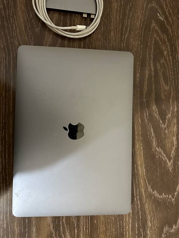 MacBook Air M1 8/256 4