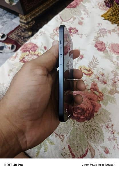 iphone 13 midnight black with box 128gb 7