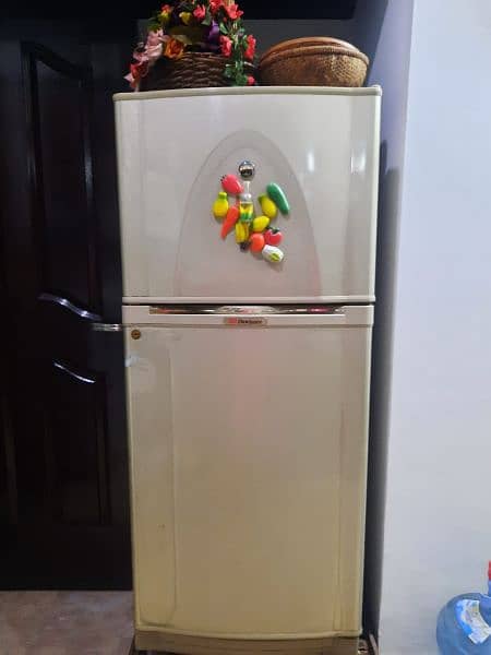 dawlance medium size good condition refrigerator 2