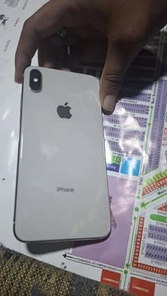 iPhone xs max 64gb white colour