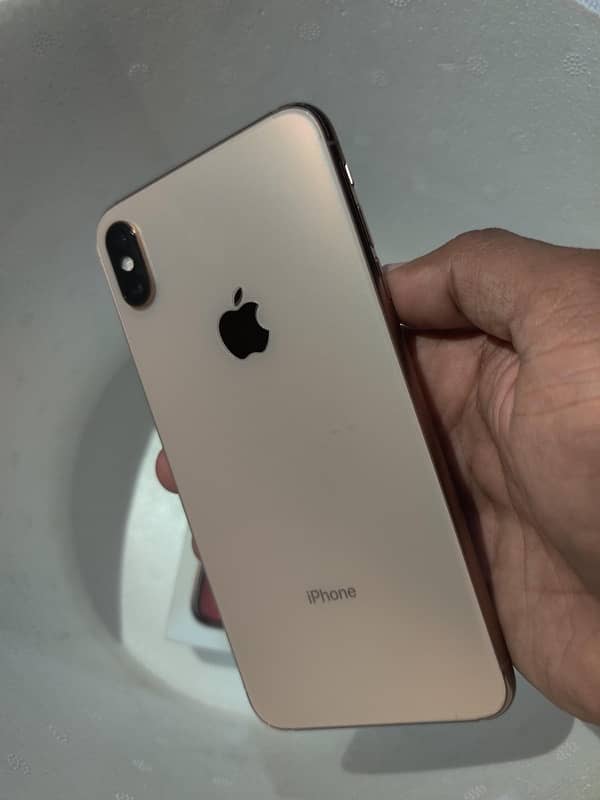 I phone Xs max with Box 1