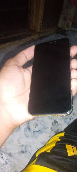 IPHONE X NON PTA 6