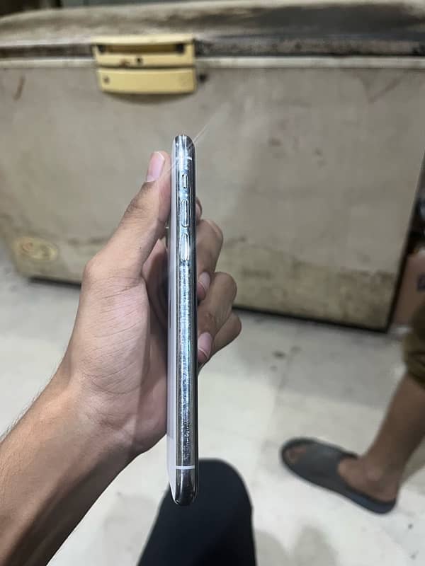 iphone 11 pro pta approved 1