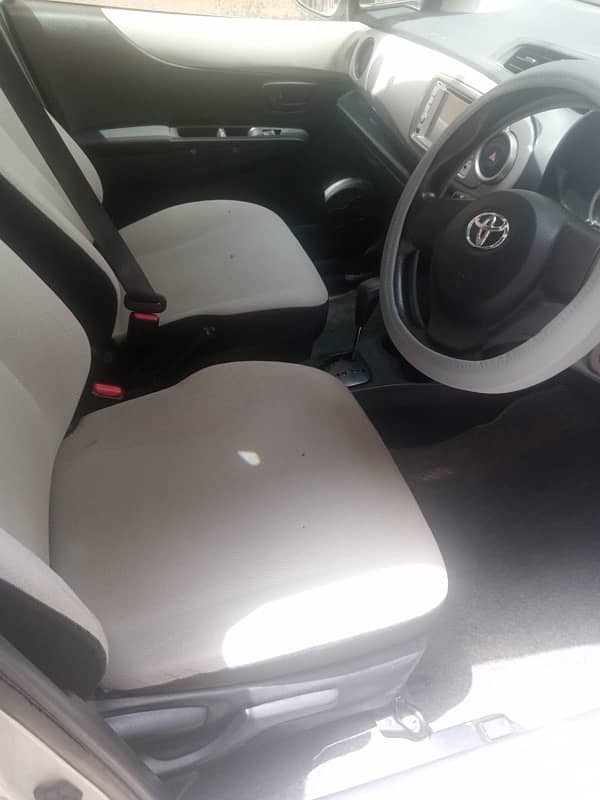 Toyota Vitz 2015 4