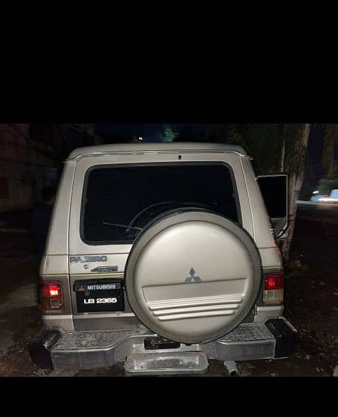 Mitsubishi Pajero 1989 1