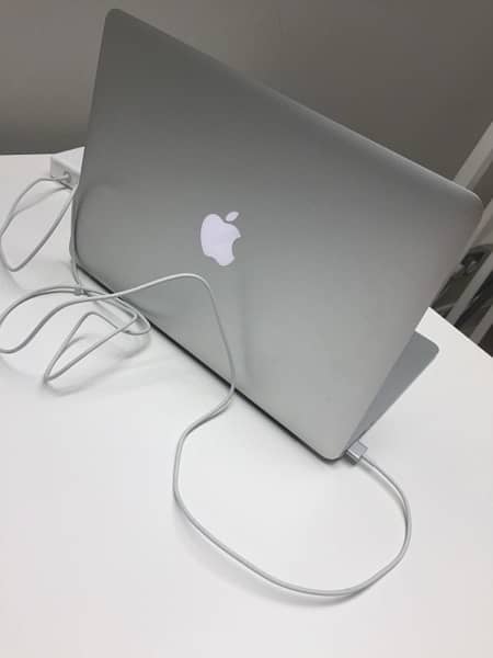 APPLE MACBOOK PRO 2015 RETINA DISPLAY 16/1 TB (SSD) 2GB GC 15” DISPLAY 2