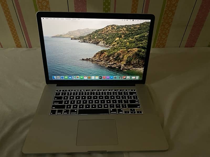 APPLE MACBOOK PRO 2015 RETINA DISPLAY 16/1 TB (SSD) 2GB GC 15” DISPLAY 9