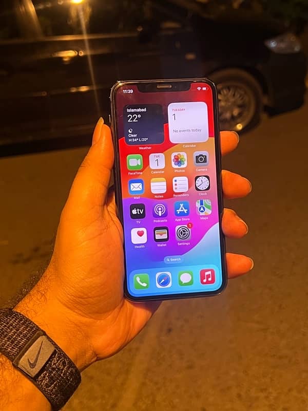 iphone 11 pro (256gb) 1