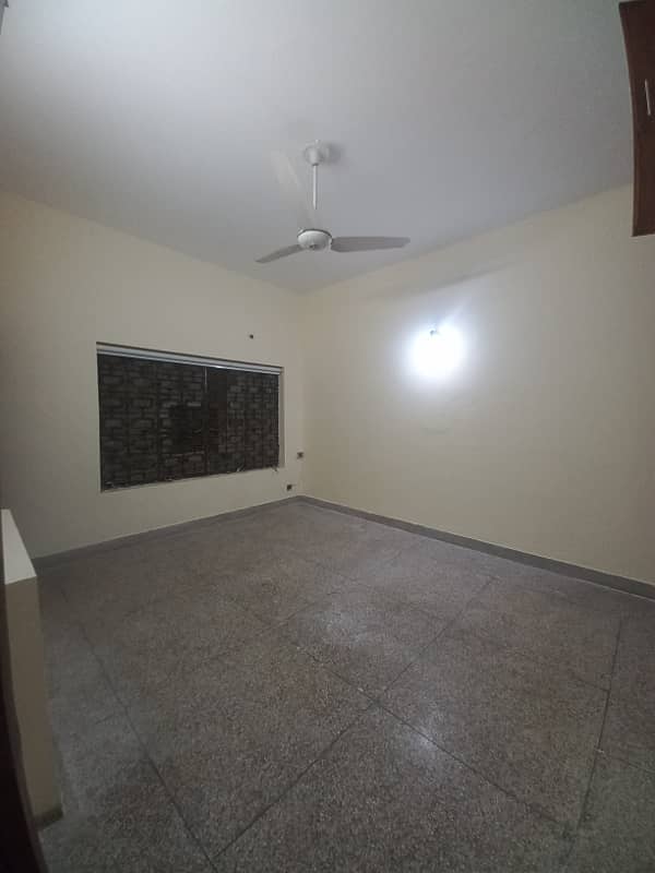 Iqbal Town 12 Marla Single Story House At Gulshan Block 9