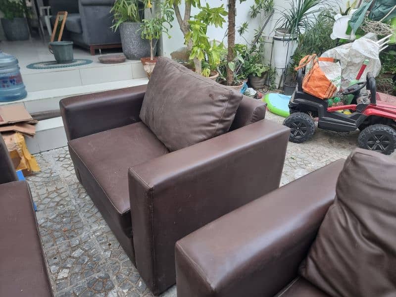 Stylish Brown Leatherette Sofa Set - Comfortable, Modern and Trending. 1