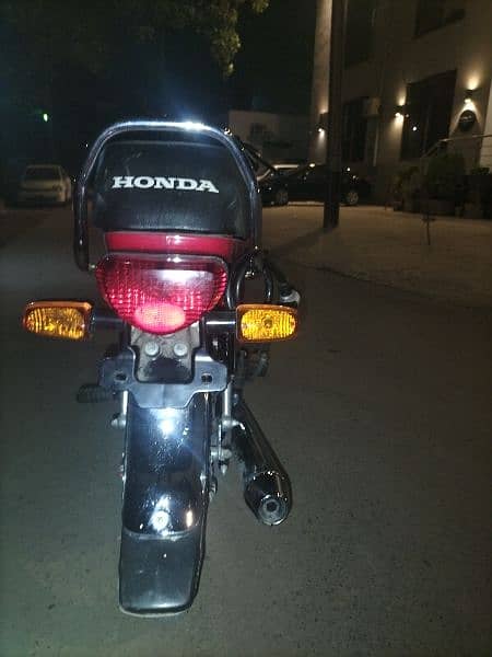 Honda 70cc model 2024 bulkul saf condition urgent sale 5