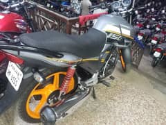 honda cb 150.2022 modal. original engine. complete papers. silver colr