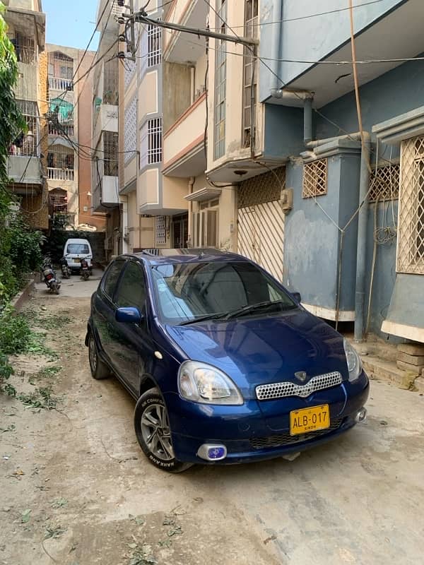 Toyota Vitz 2001 sunroof 1