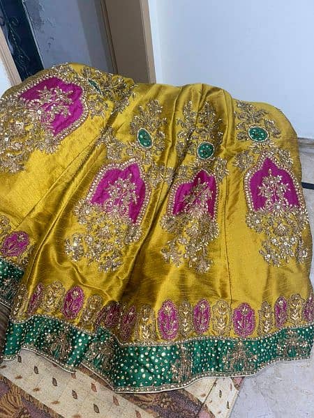 MEHNDI BRIDAL DRESS 2