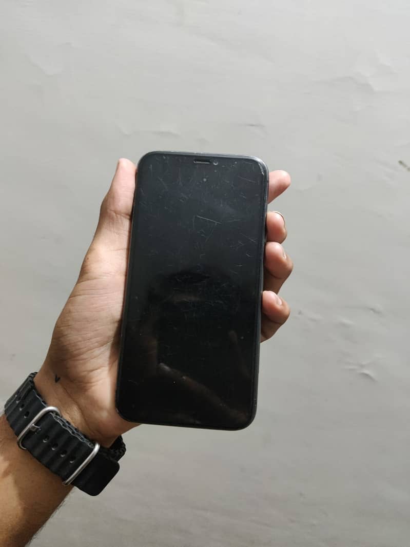 iPhone 11 128 gb exchg possibl 5