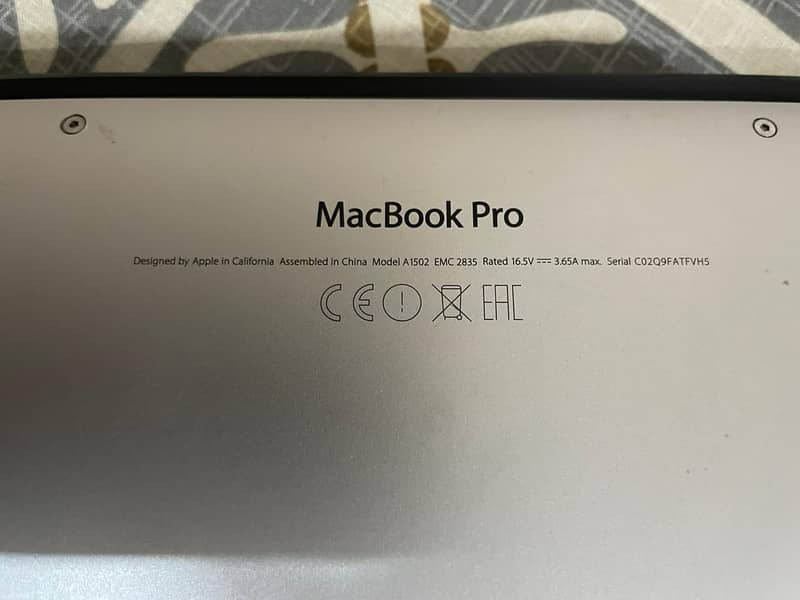 MacBook Pro 13-inch retina display with chager (2015 model) 2