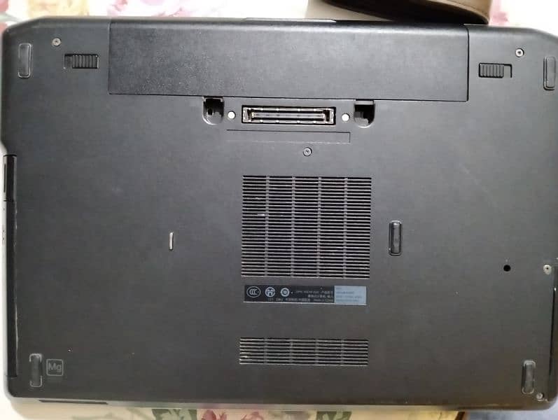 DELL Latitude 3