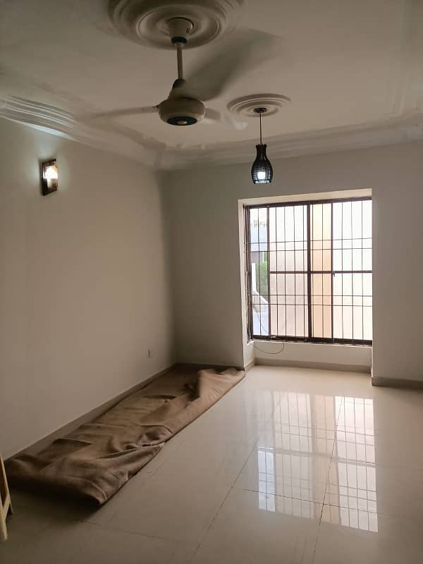 Portion 200 Sqyds Corner With Roof 3 Beds DD Vip Block 03 Gulistan e Jauher 7