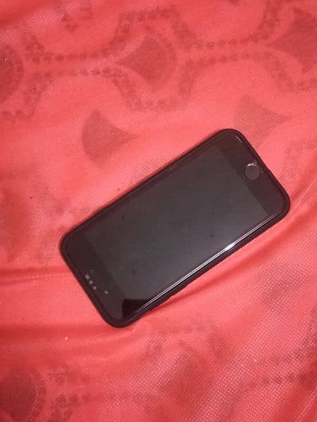 I phone SE 2020 in good condition 3