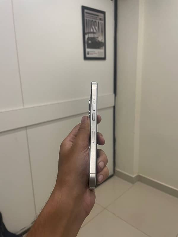 Iphone 15 Pro (128 Gb ) Sim Time Available 1