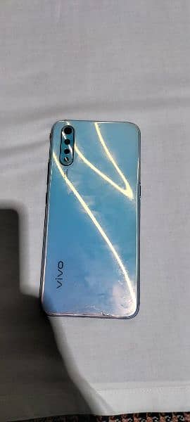 vivo s1 4/128 bht acha Mobile hy exchange ho skta hy 03431601533 1