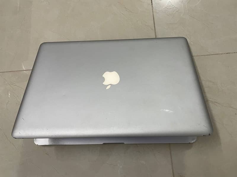 Macbook Pro Mid 2010 15” 1