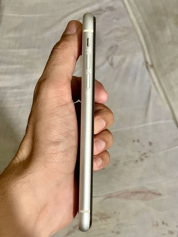 iPhone xr 64gb dual pta 2