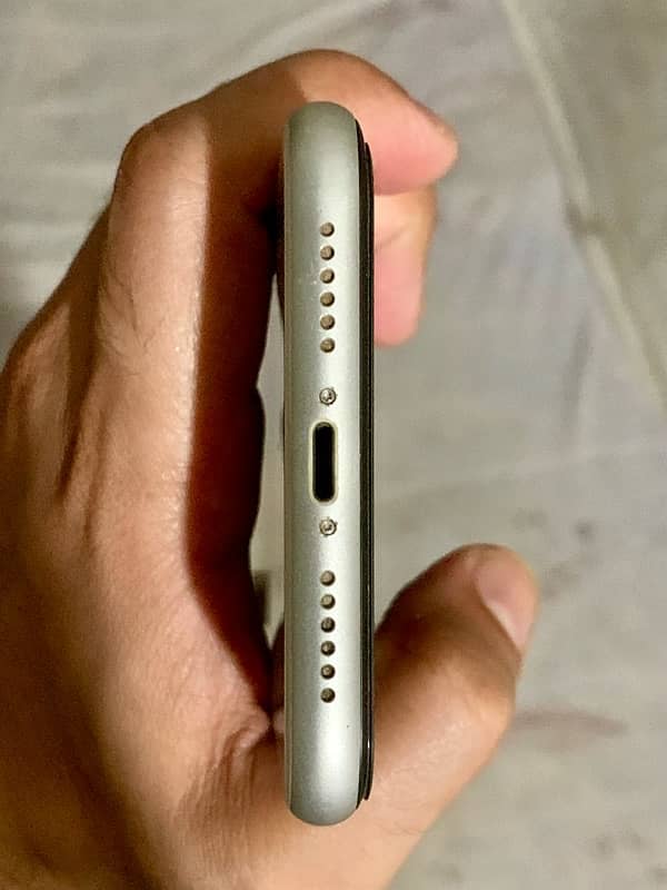 iPhone xr 64gb dual pta 4