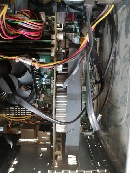 NVIDIA GTX 550TI DDR5 194BIT graphics card (gpu) 6