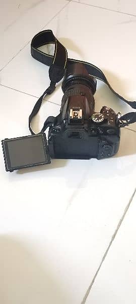 Nikon D5200 for urgent sale 1