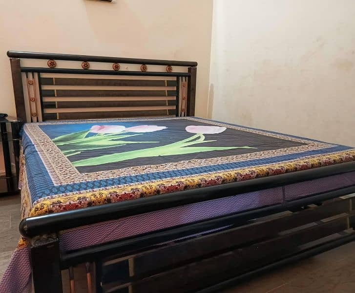 king size bed for sale in bahawalpur 1