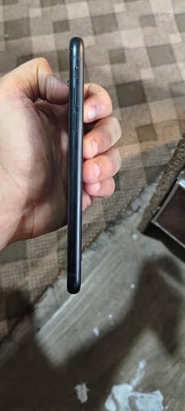 I phone Xr 64gb non pta factory unlock 3