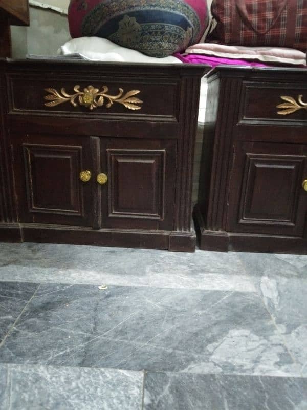 0305 7866905    Bed+dressing table+show Case,, 1