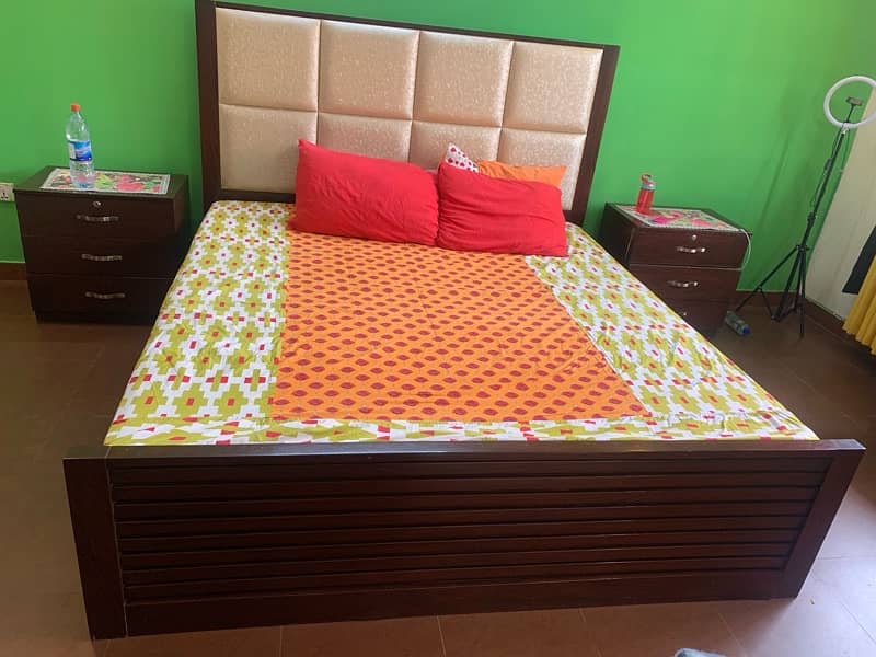 King Bed Set with Drawers 0