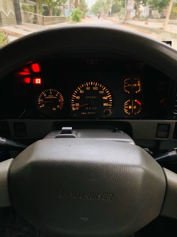 Toyota Land Cruiser 1991 7