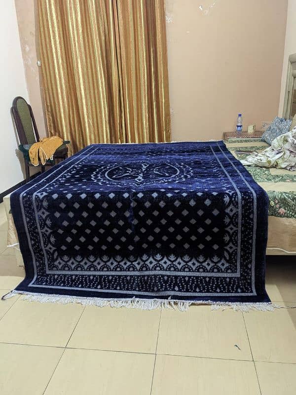 beautiful carpet for sale in reasonable price 1