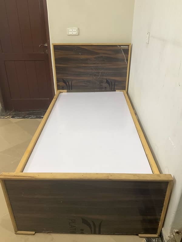 New Single Bed+Side table+Lamp For Sale 1