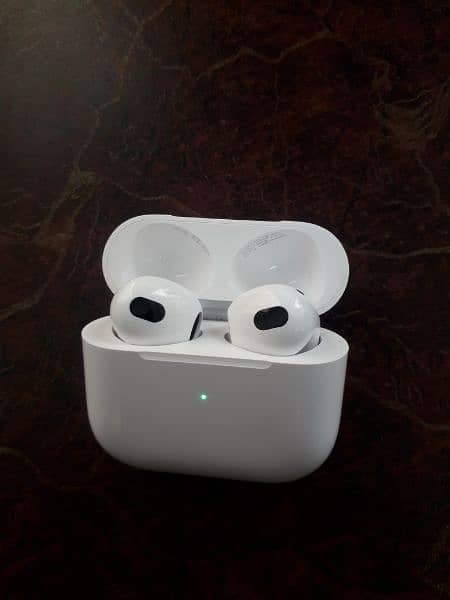 AirPods 3rd Generation 10/10 Condition 2