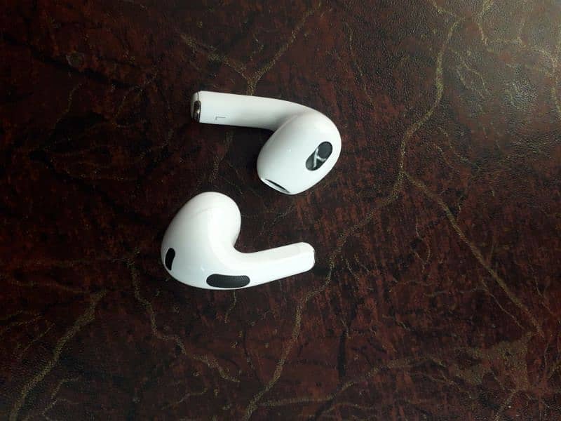 AirPods 3rd Generation 10/10 Condition 4