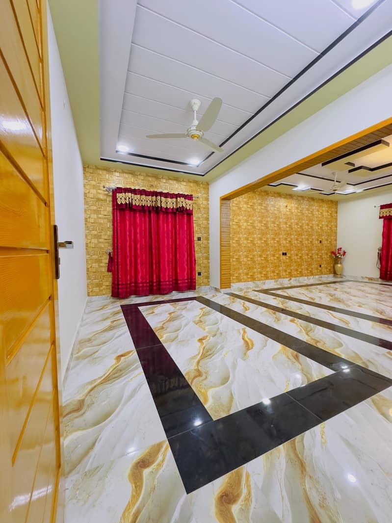 1 Kanal Luxurious House Available for Sale 22