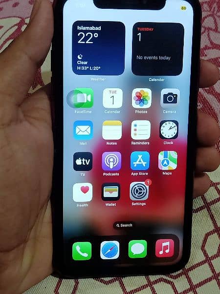 iphone xr 10/10 condition 6