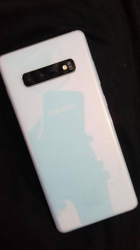 Samsung S10 plus 6/128 scratchless 2