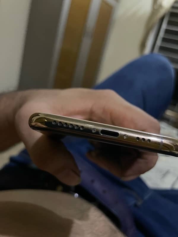 i phone XS Gold PTA Approved 3