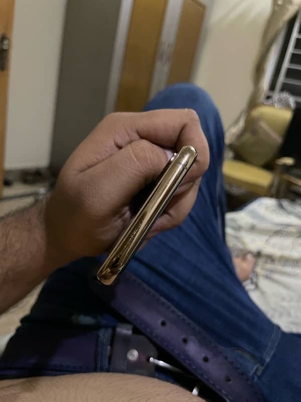 i phone XS Gold PTA Approved 4