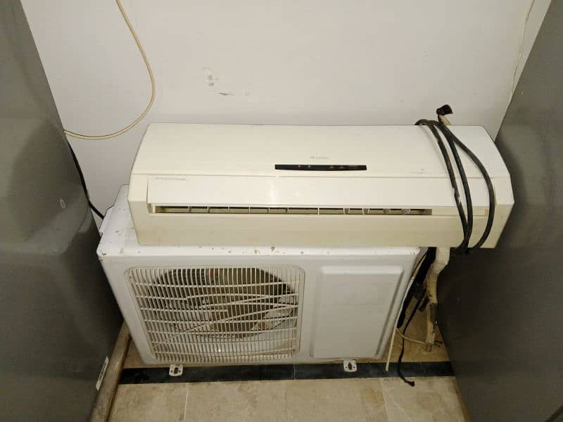 Gree 1 ton non inverter 0